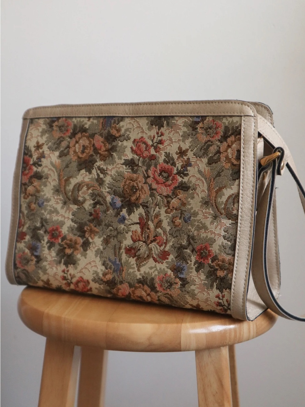 April Cornell Beige Floral Tapestry Shoulder Bag - Picture 2 of 7